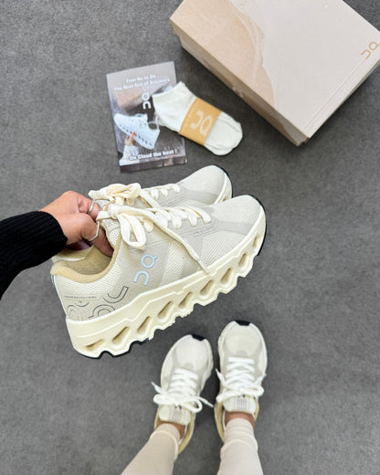 Tênis Esportivo Feminino On Cloud Creme