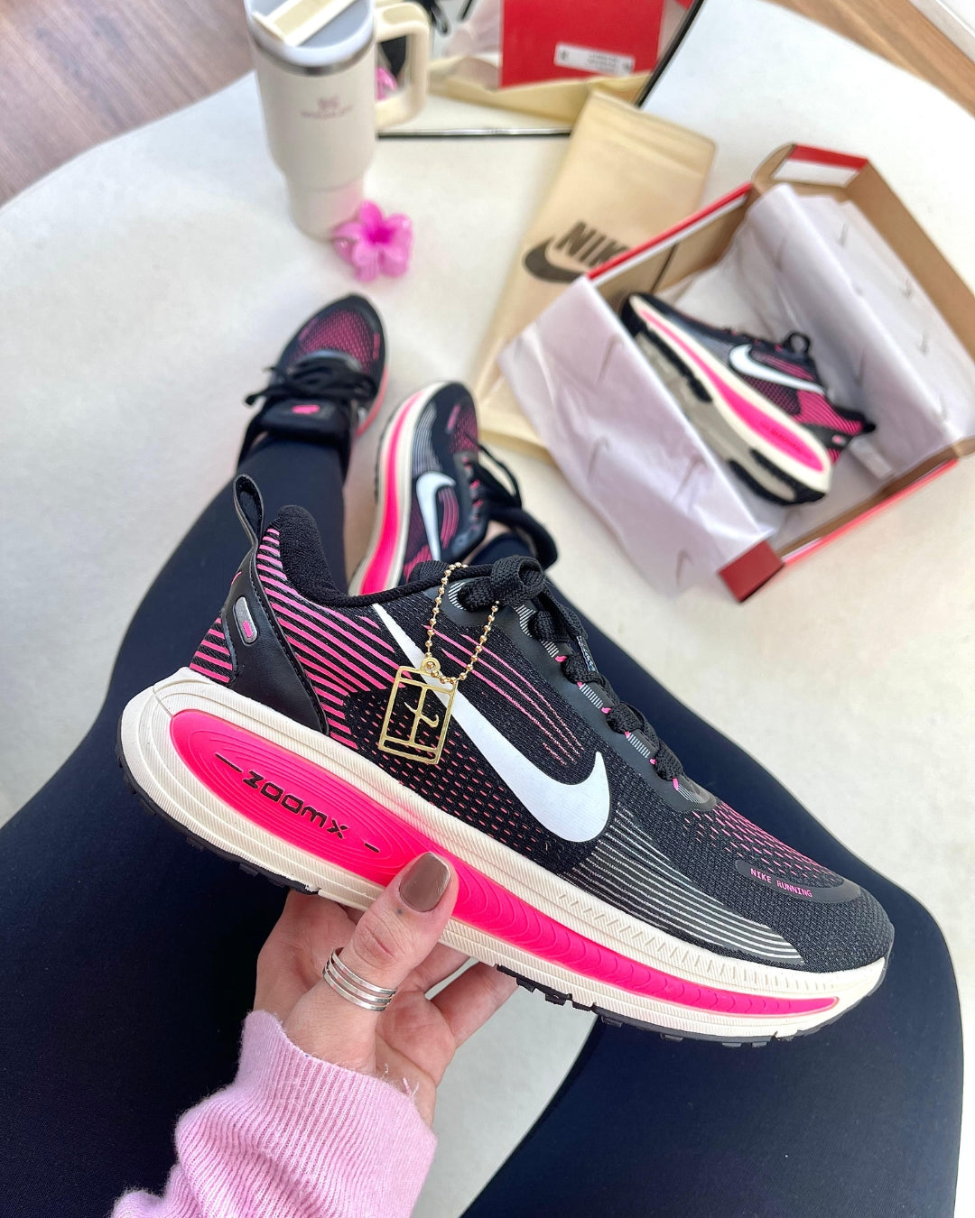 Tênis Feminino Nike Vomero Preto e Rosa + Brinde Exclusivo + Frete Rápido