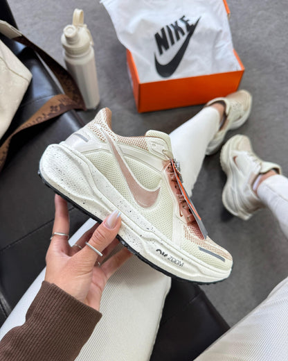 Tênis Esportivo Feminino Air Zoom Pegasus 41 Off White