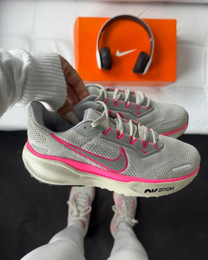 Tênis Esportivo Feminino Air Zoom Pegasus Cinza
