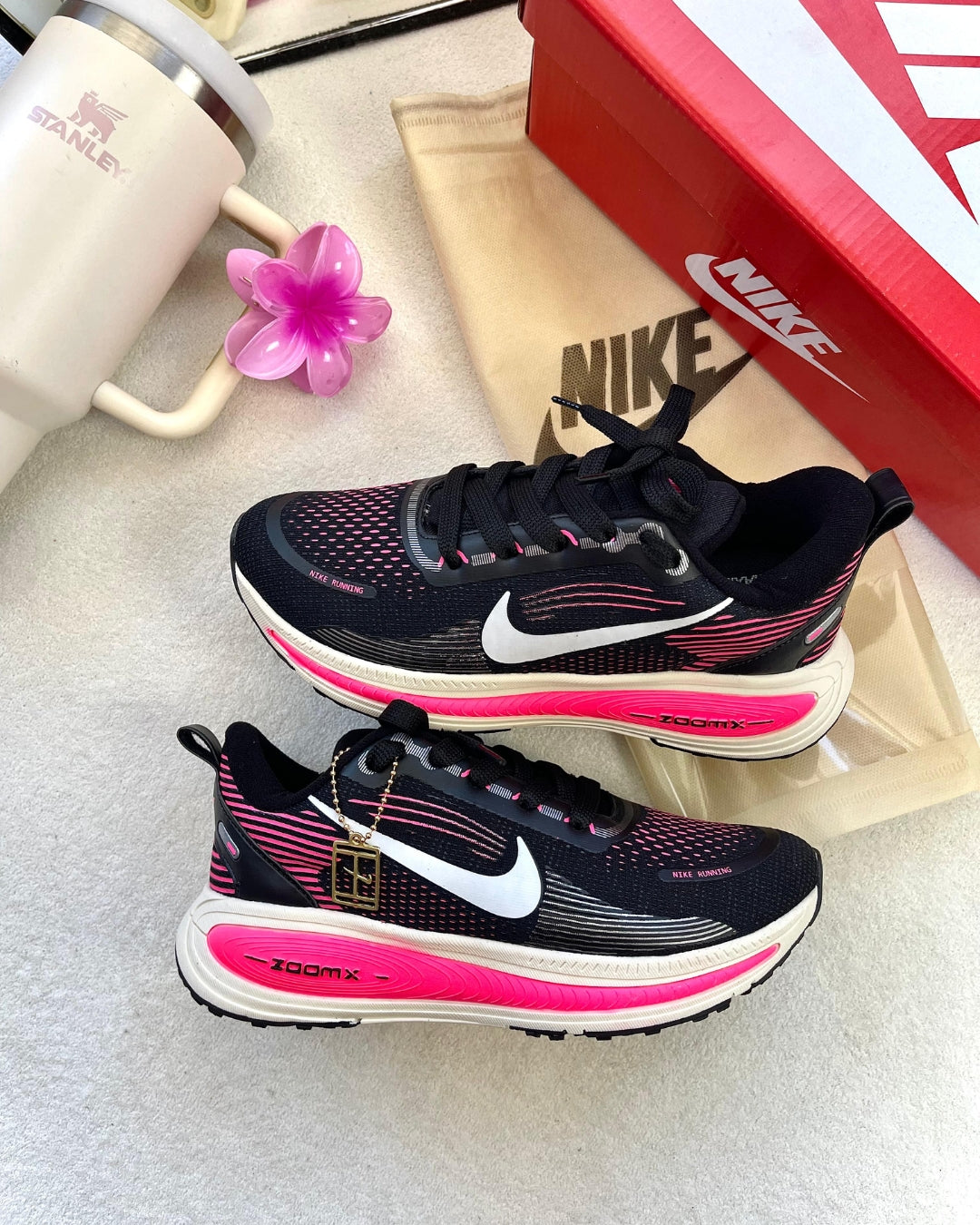 Tênis Feminino Nike Vomero Preto e Rosa + Brinde Exclusivo + Frete Rápido
