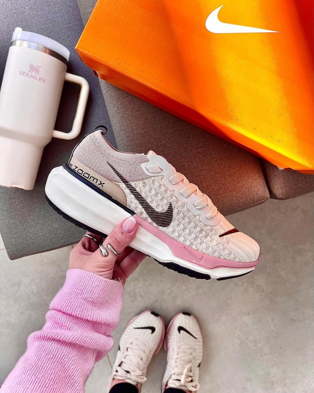 Tênis Feminino Zoom X Invinceble Run 3 Cinza e Rosa