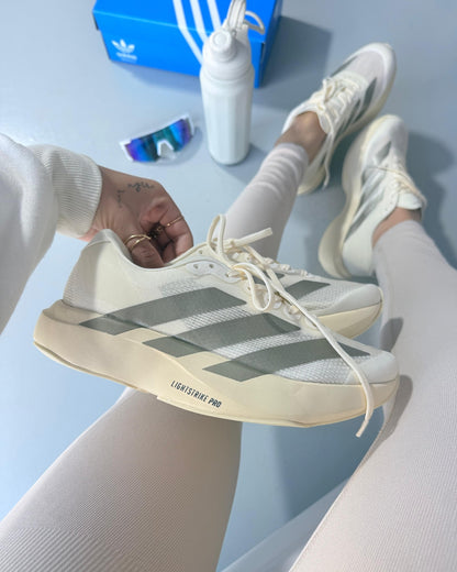 Tênis Esportivo Feminino Adizero Evo SL Off e Cinza