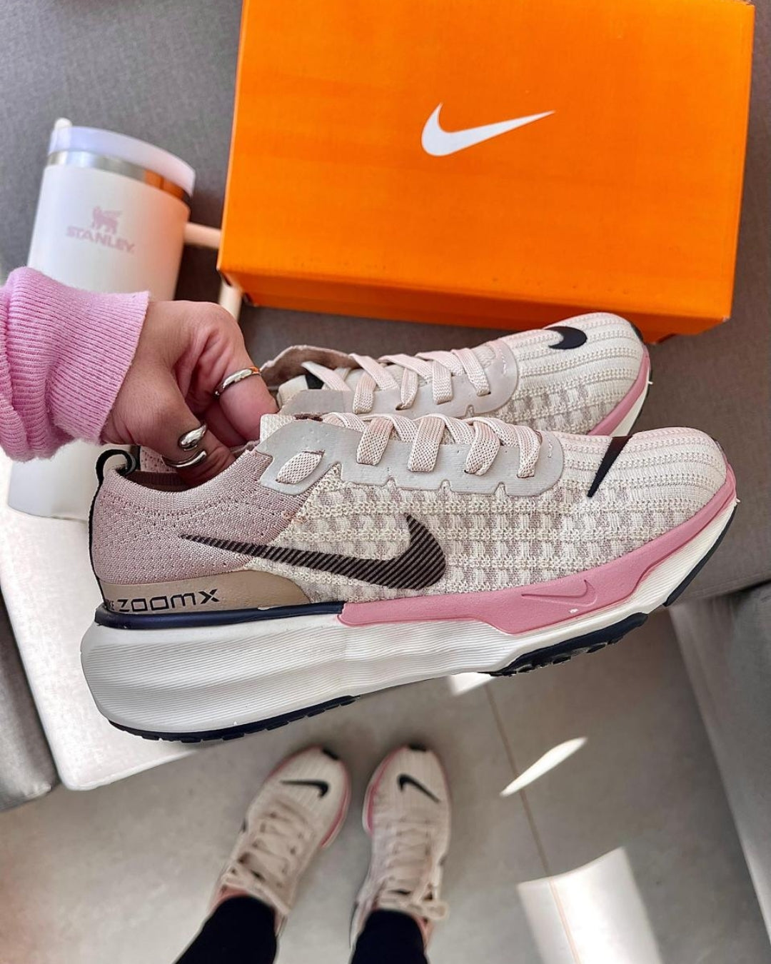 Tênis Feminino Zoom X Invinceble Run 3 Cinza e Rosa