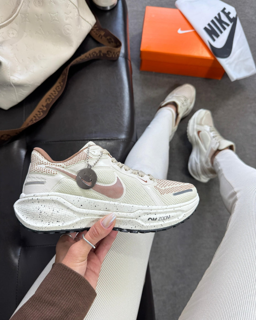 Tênis Esportivo Feminino Air Zoom Pegasus 41 Off White
