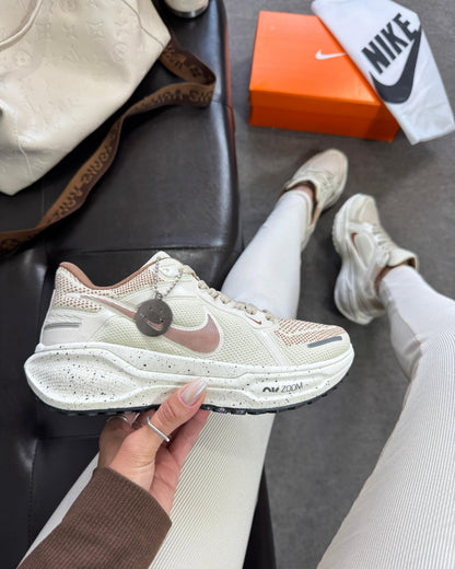 Tênis Esportivo Feminino Air Zoom Pegasus 41 Off White