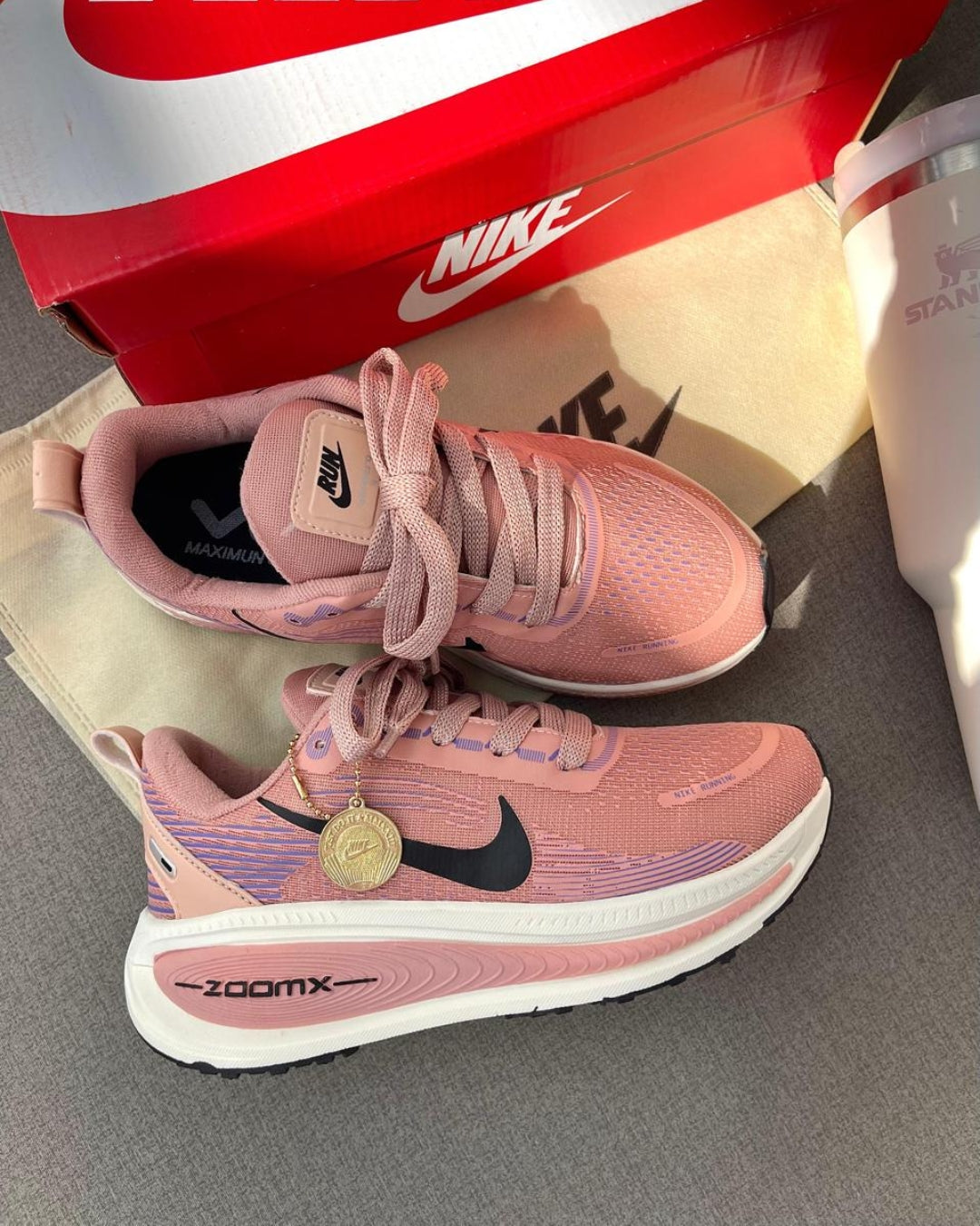 Tênis Esportivo Feminino Zoom X Rosê