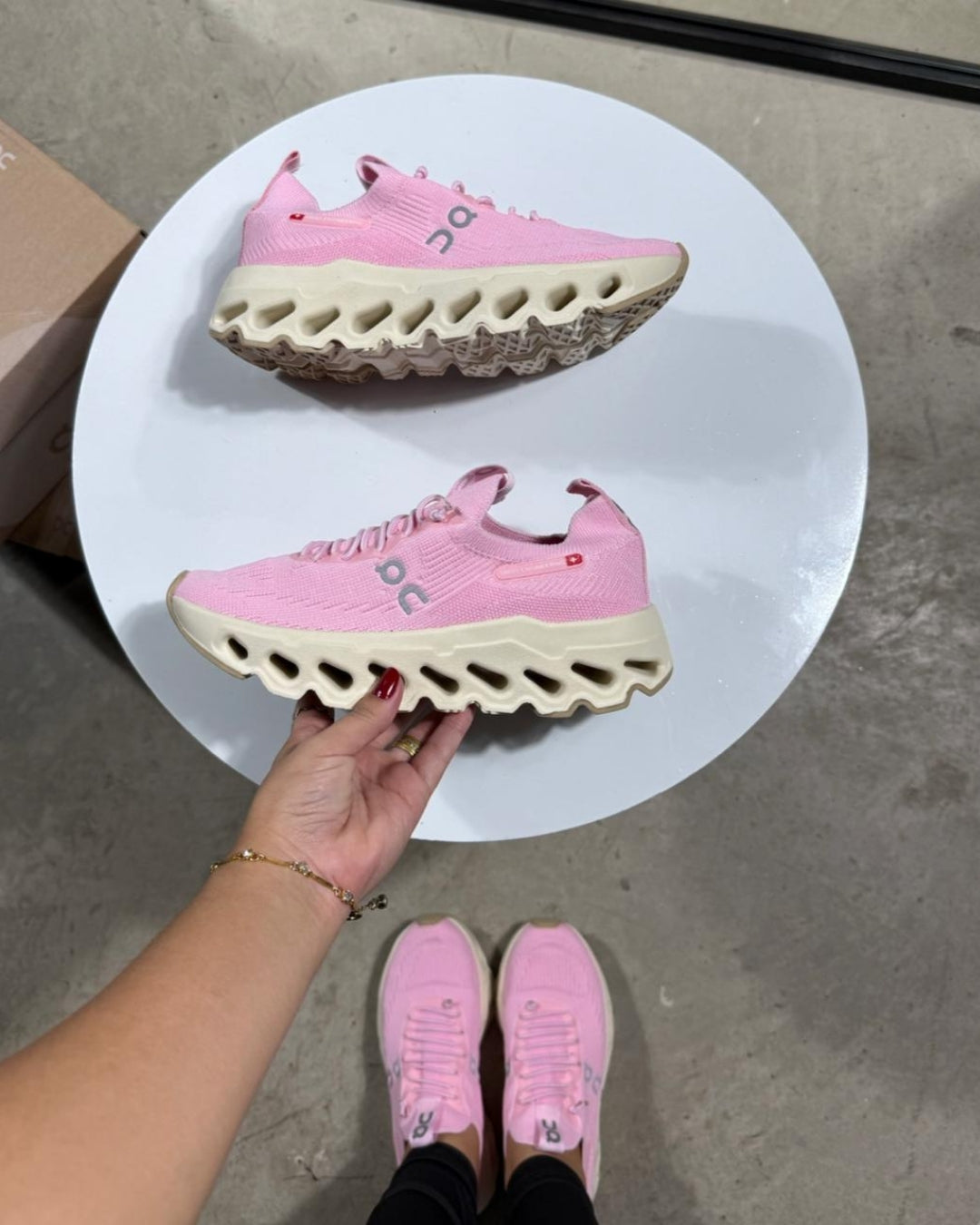 Tênis Feminino On Cloud Running Rosa