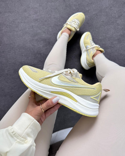 Tênis Feminino Nike Zoom Running Amarelo Manteiga