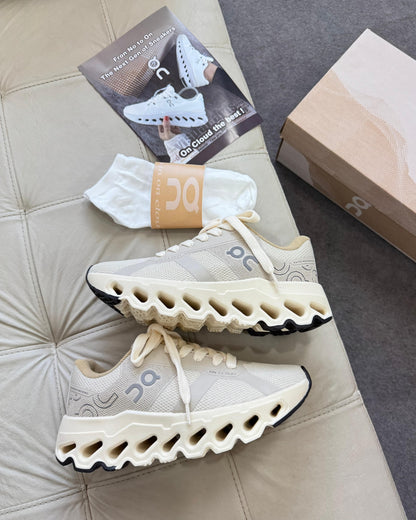 Tênis Esportivo Feminino On Cloud Creme