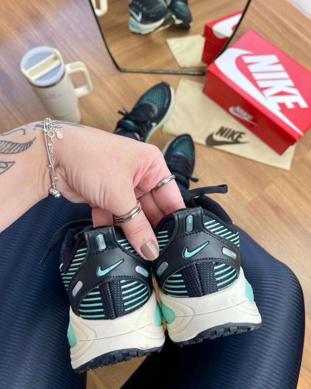 Tênis Esportivo Feminino Zoom X Preto e Aqua