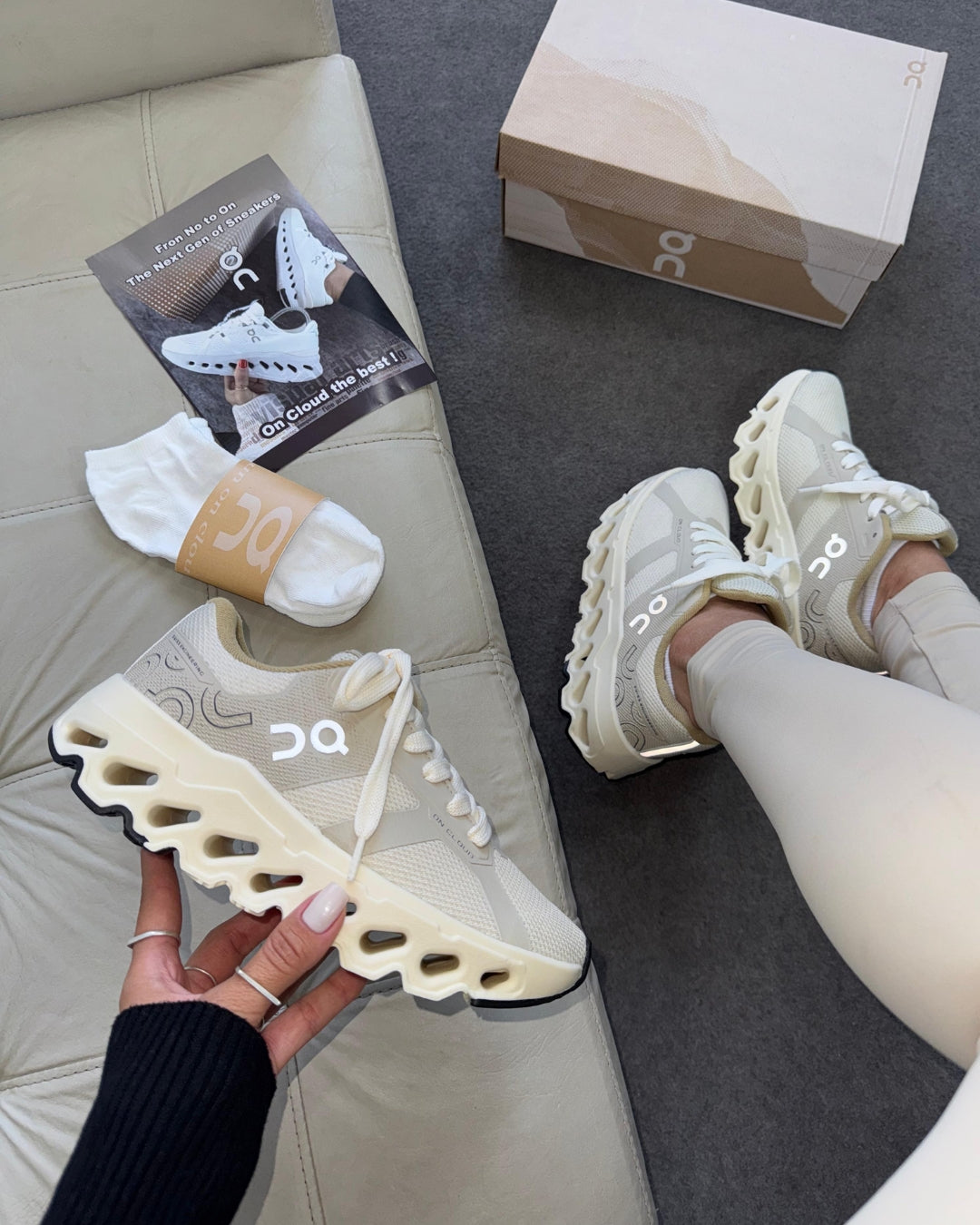 Tênis Esportivo Feminino On Cloud Creme