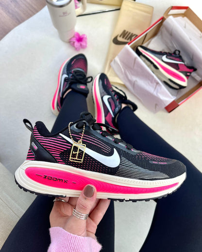Tênis Feminino Nike Vomero Preto e Rosa + Brinde Exclusivo + Frete Rápido