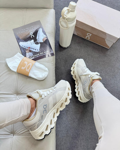 Tênis Esportivo Feminino On Cloud Creme